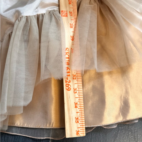 Elegant Cream Women's Skirt - Picture 4 of 6